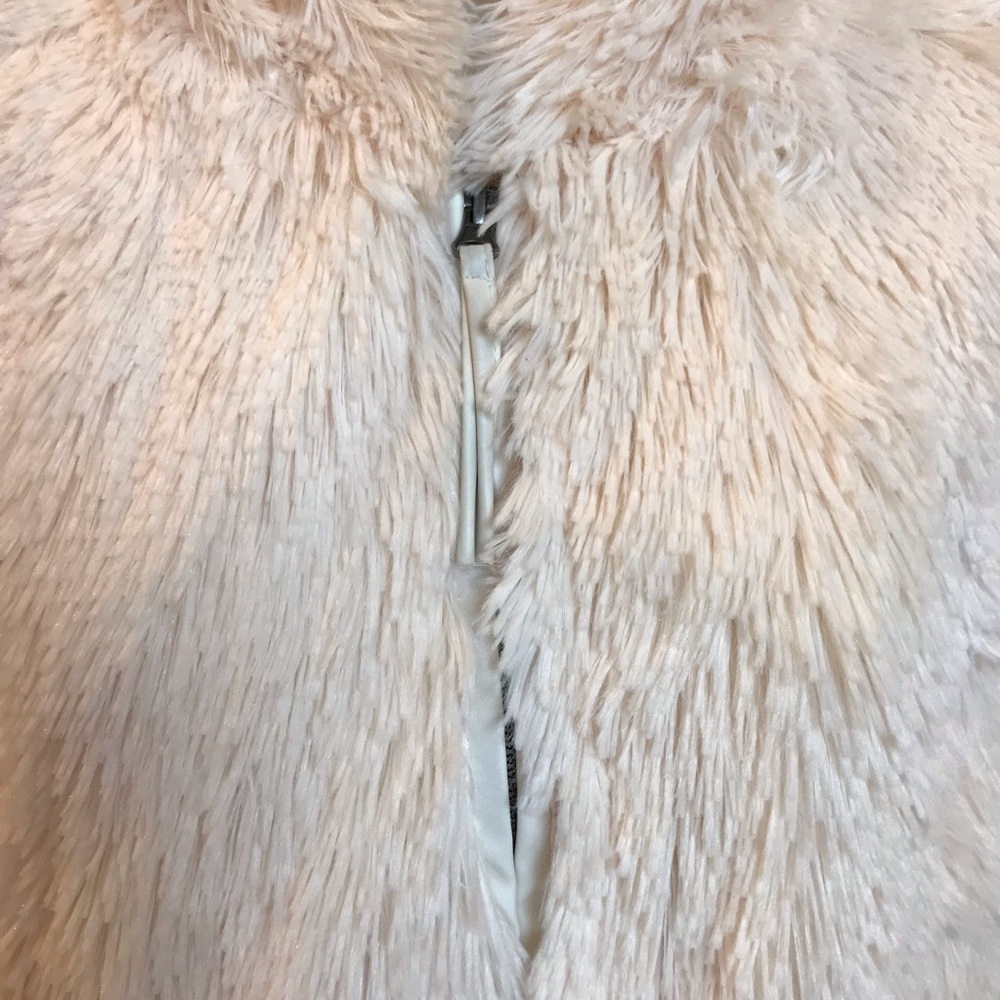 Beulah Boho Furry Teddy Bear Vest - Picture 5 of 8
